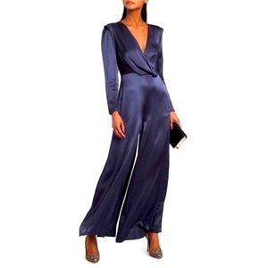 💫NWTFame & Partners Colocasia V-neck Jumpsuit💫